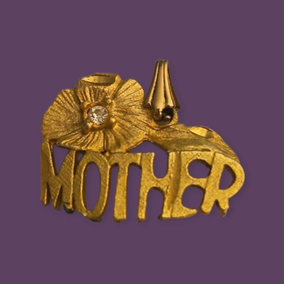 Vintage Jewelry - Vintage Estate Mother Floral Crystal Pendant